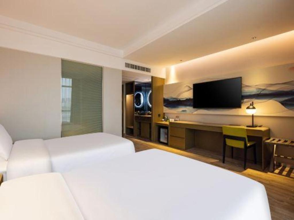 Ibis Styles Wuhan Optics Valley Square Hotel Exterior photo