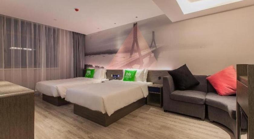 Ibis Styles Wuhan Optics Valley Square Hotel Exterior photo